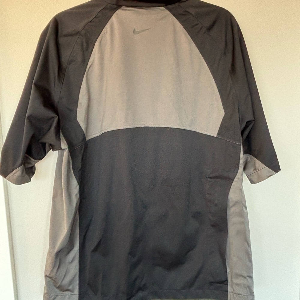 Nike Men's Black and Gray Storm Fit Golf Polo Shirt - Picture 2 of 5